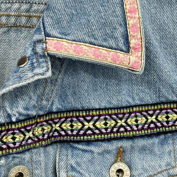 Guess Vintage 80s Denim Jean Jacket Tribal Embroidered Trim USA Made - Picture 7 of 12